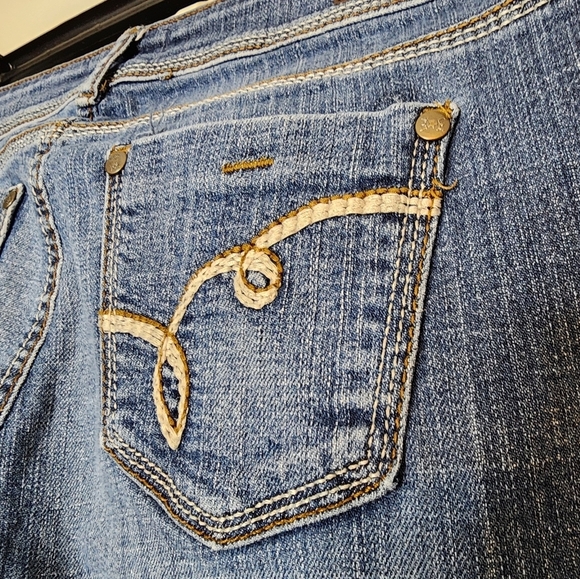 Vintage LEI Sophia Hiphugger Flare Med Blue Embroidered Jeans Winter Bohemian - Picture 7 of 12